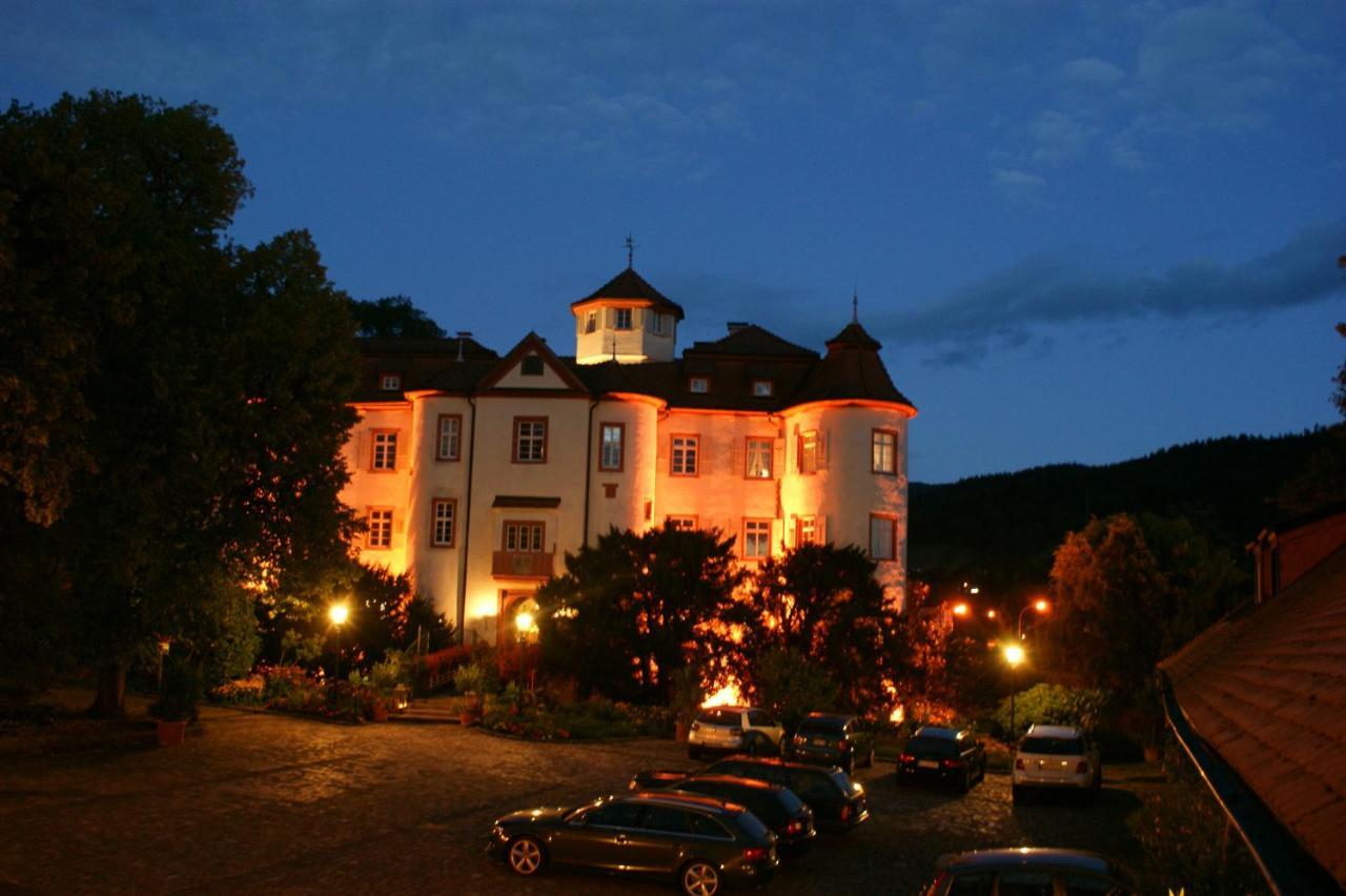 Hotel Residenz Im Schloss Neuweier Баден-Баден Экстерьер фото
